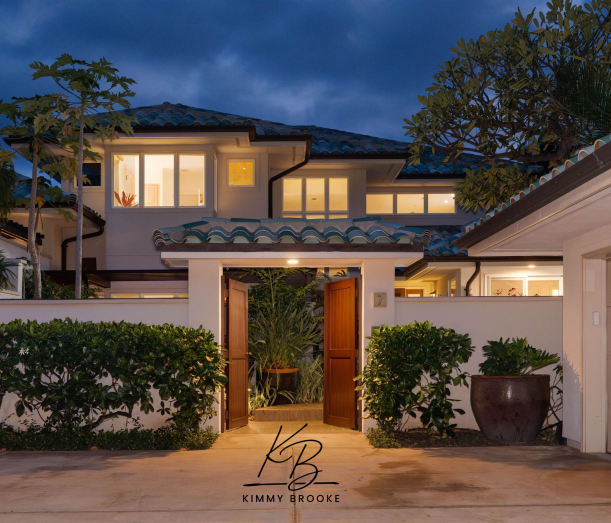Price Improvement on Luxurious Lāna'i Townhome with Stunning Ocean Views